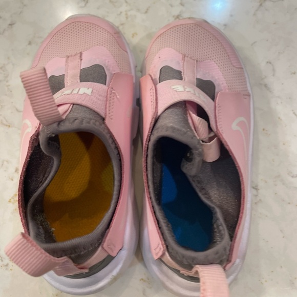 Nike size 9C Like New - Picture 2 of 3